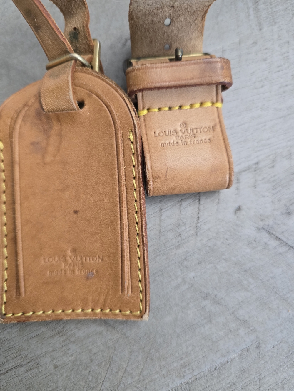 Louis Vuitton Light Tan Leather Luggage Tag & Poignet Set - Picture 2 of 5